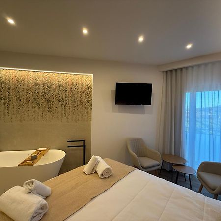 Hotel Siskets Torrente de Cinca Exterior photo